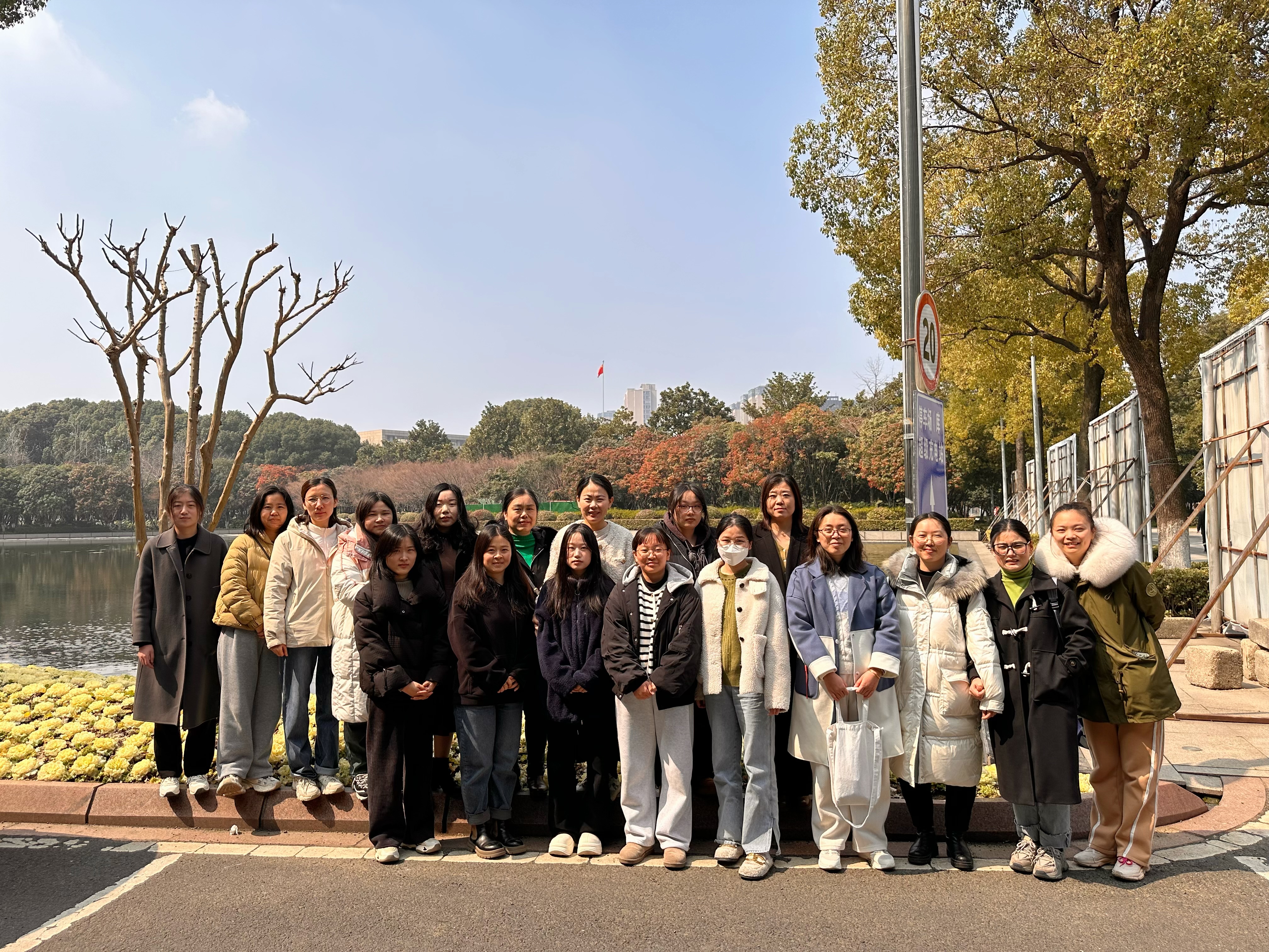 逐夢(mèng)E時(shí)代，巾幗心向黨——江蘇瑞新信息技術(shù)股份有限公司開(kāi)展“三八”婦女節(jié)活動(dòng)